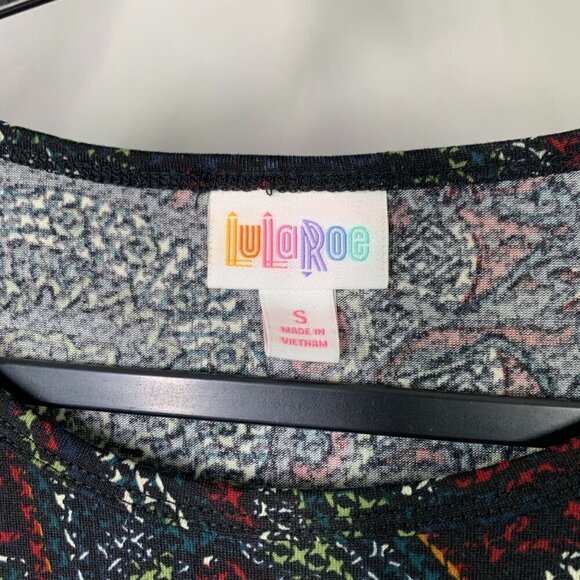 Lularoe Irma Half Sleeve Tunic High Low Polyester Blend Sz Sm Black Red Paisley - Picture 2 of 8